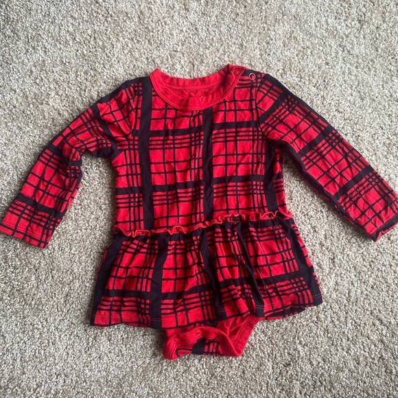 Lullaby Lane Plaid Ruffle Onesie Baby Girl Christmas Outfit Long Sleeve Soft - Picture 1 of 6